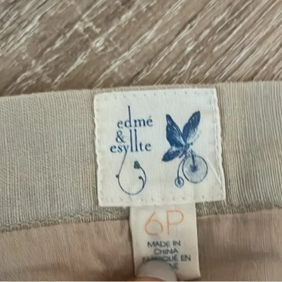 Anthropologie Edme & Esyllte Gold Tulip Layered Petal Skirt Pre-loved size 6p - Picture 4 of 4